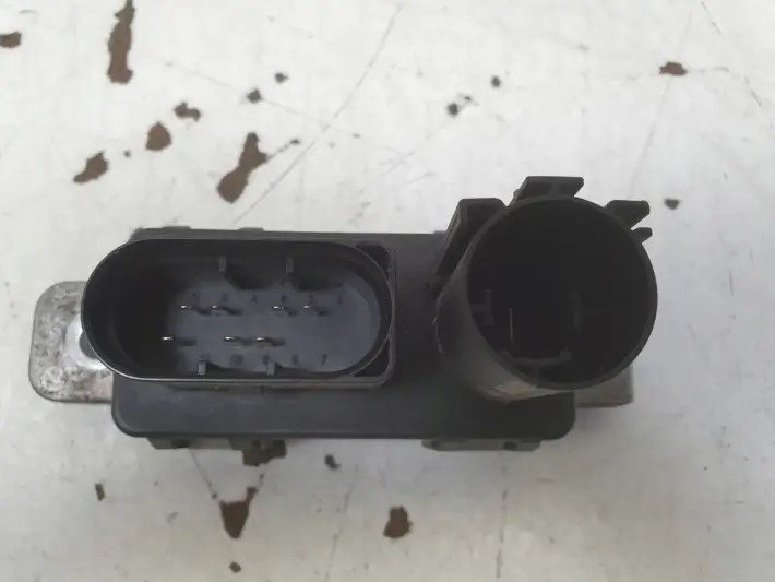 Volvo V70 III 2.0 D PRZEKAŹNIK ŚWIEC ZAROWYCH 0281033145