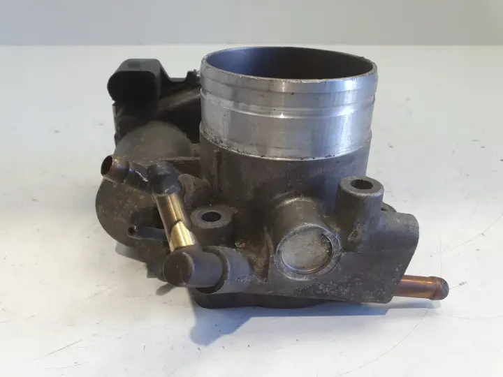 Audi A4 B6 2.0 20V PRZEPUSTNICA 06B133062H 0280750088