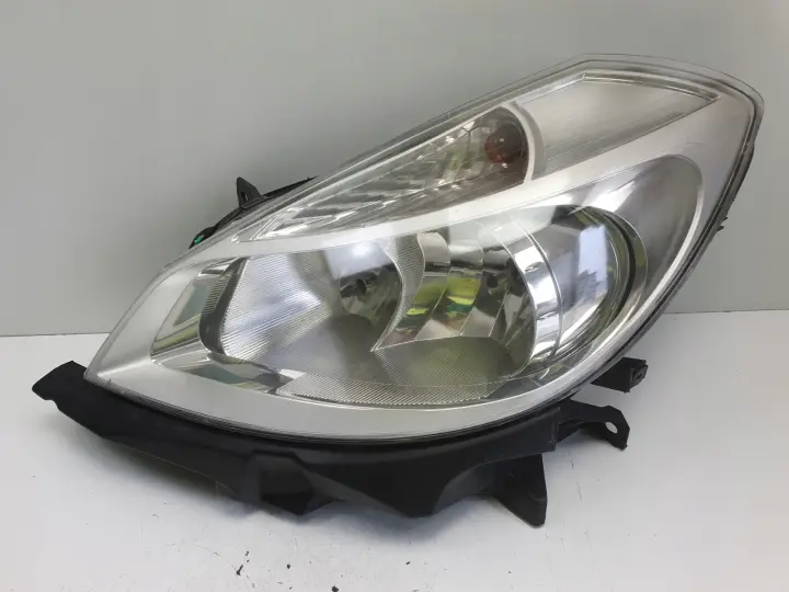 Renault Clio III PRZEDNIA LAMPA LEWA lewy przód EUROPA 8200865321 89902690