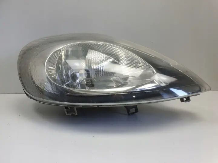 Renault Trafic II Opel Vivaro PRZEDNIA LAMPA PRAWA prawy przód 7700311372