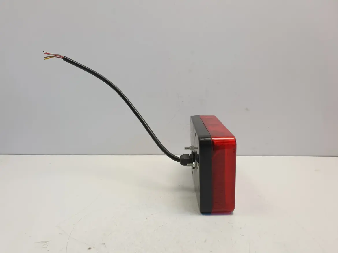 LAMPA TYLNA ZESPOLONA DO PRZYCZEP