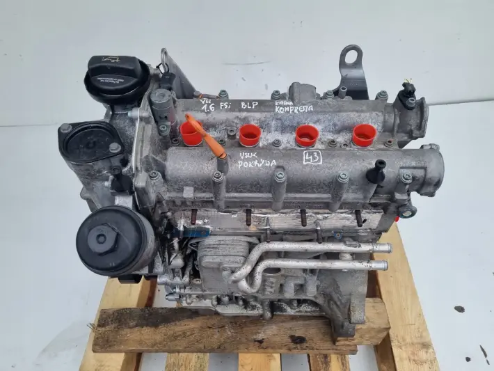 SILNIK VW Touran 1.6 FSI 115KM uszkodzona pokrywa zaworów BLP