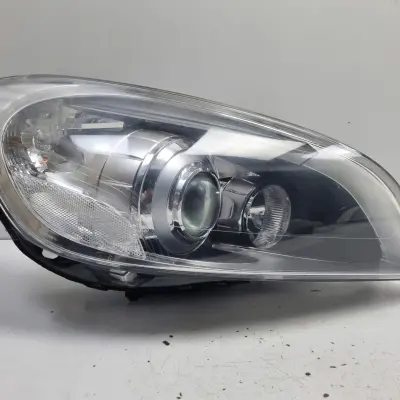 Volvo V60 S60 II PRZEDNIA LAMPA PRAWA prawy przód XENON EUROPA 31299991