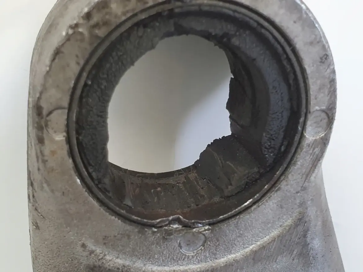 Fiat Coupe 2.0 T turbo 20V R5 ŁAPA SILNIKA mocowanie WSPORNIK 46471259