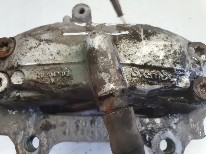 Mercedes SL SL500 R230 PRZEDNI ZACISK HAMULCOWY prawy przód 20825101