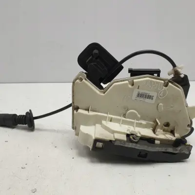 Skoda Rapid ZAMEK DRZWI prawy tył PASAŻERA Europ