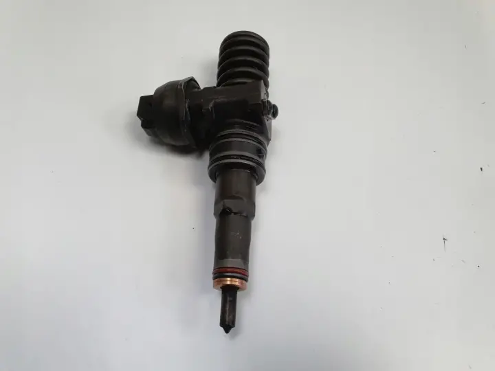VW Passat B5 1.9 TDI POMPOWTRYSKIWACZ wtrysk 038130073BA