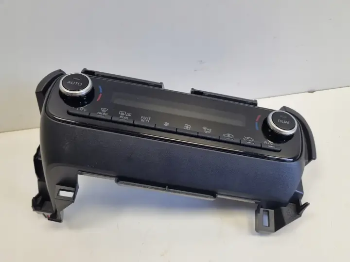 Toyota Yaris IV PANEL KLIMATYZACJI Nawiewu 55900-0DN00