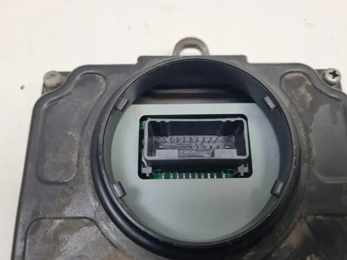 Toyota Camry IX PRAWA PRZETWORNICA LAMPY LED Moduł 89908-33220 143800-0831