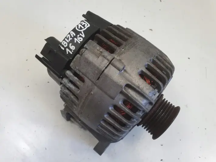 Seat Ibiza III 1.6 16V ALTERNATOR 03C903023B 110A valeo