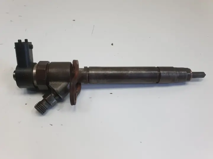 Volvo S60 S80 V50 V70 XC70 XC90 2.4 D5 WTRYSKIWACZ wtrysk 0445110251