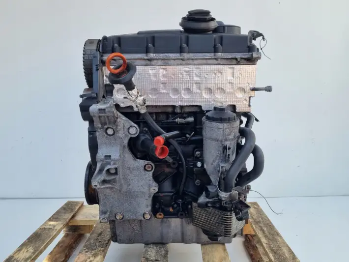 SILNIK BEZ OSPRZĘTU Audi A3 II 8P 2.0 TDI 140KM BKD