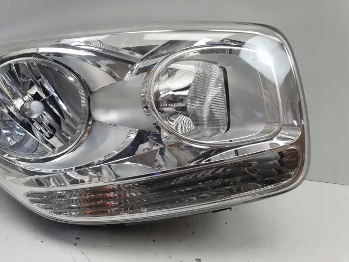 Kia Venga PRZEDNIA LAMPA PRAWA prawy przód anglik 92102-1P500