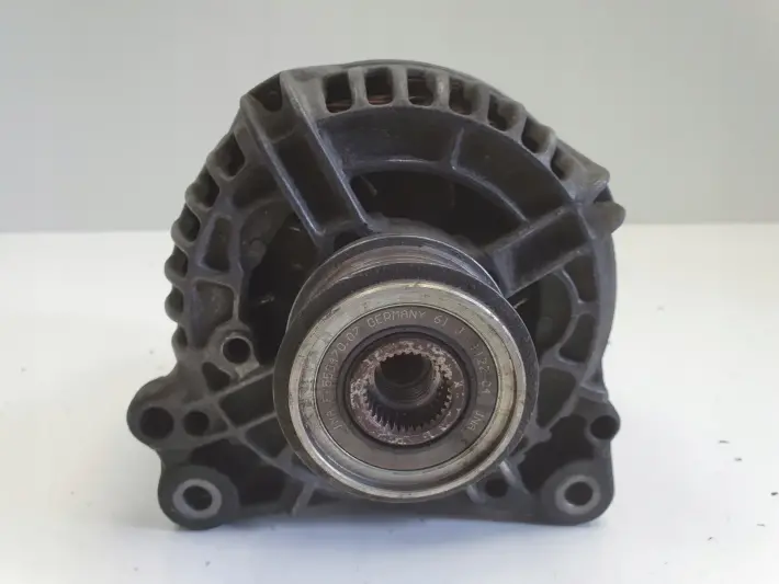 Audi TT 1.8 T ALTERNATOR bosch 028903028E 120A
