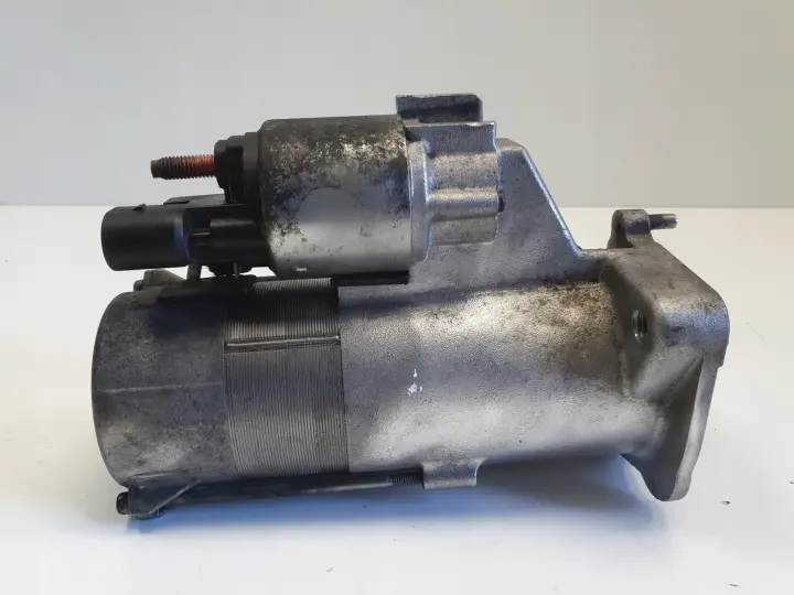 Audi A4 B6 1.9 TDI ROZRUSZNIK valeo 068911024L