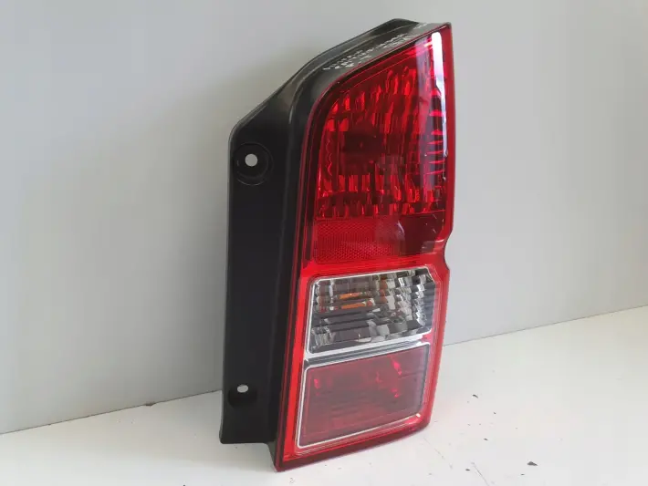 Nissan Pathfinder R51 LIFT 10-14r TYLNIA TYLNA LAMPA PRAWA prawy tył