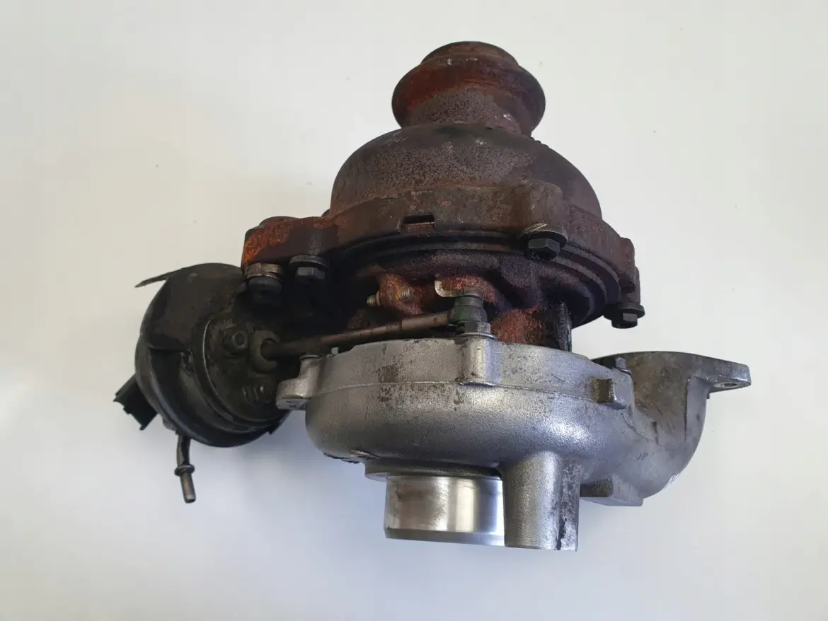 Volvo V40 II 1.6 D2 TURBOSPRĘŻARKA turbo 9686120680