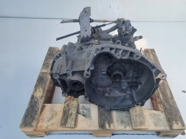 VW Touran 1.9 TDI MANUALNA SKRZYNIA BIEGÓW manual GQM