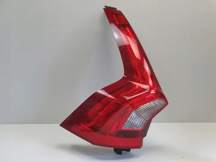 Volvo V60 13-18r LIFT TYLNIA LAMPA LEWA LEWY TYŁ 31395928