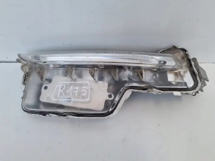 Volvo S60 II V60 LIFT PRZEDNI HALOGEN PRAWY PRZÓD pasażera LED DRL 31353290