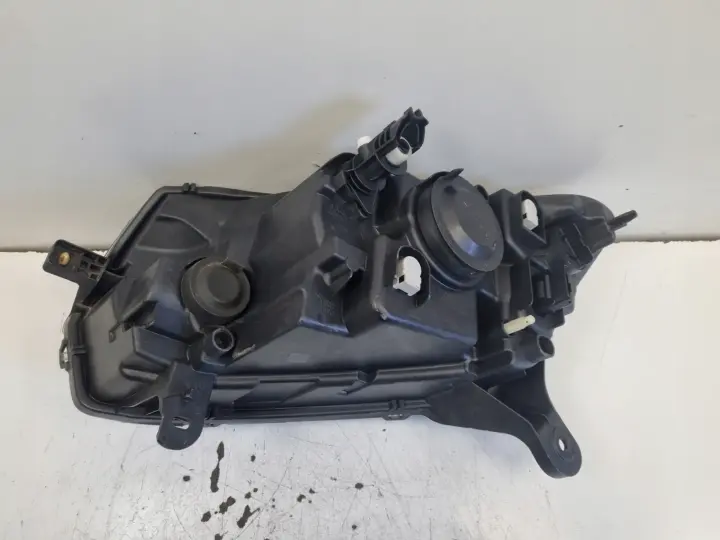 Dacia Sandero II 12-16r PRZEDNIA LAMPA PRAWA PRAWY PRZÓD europa