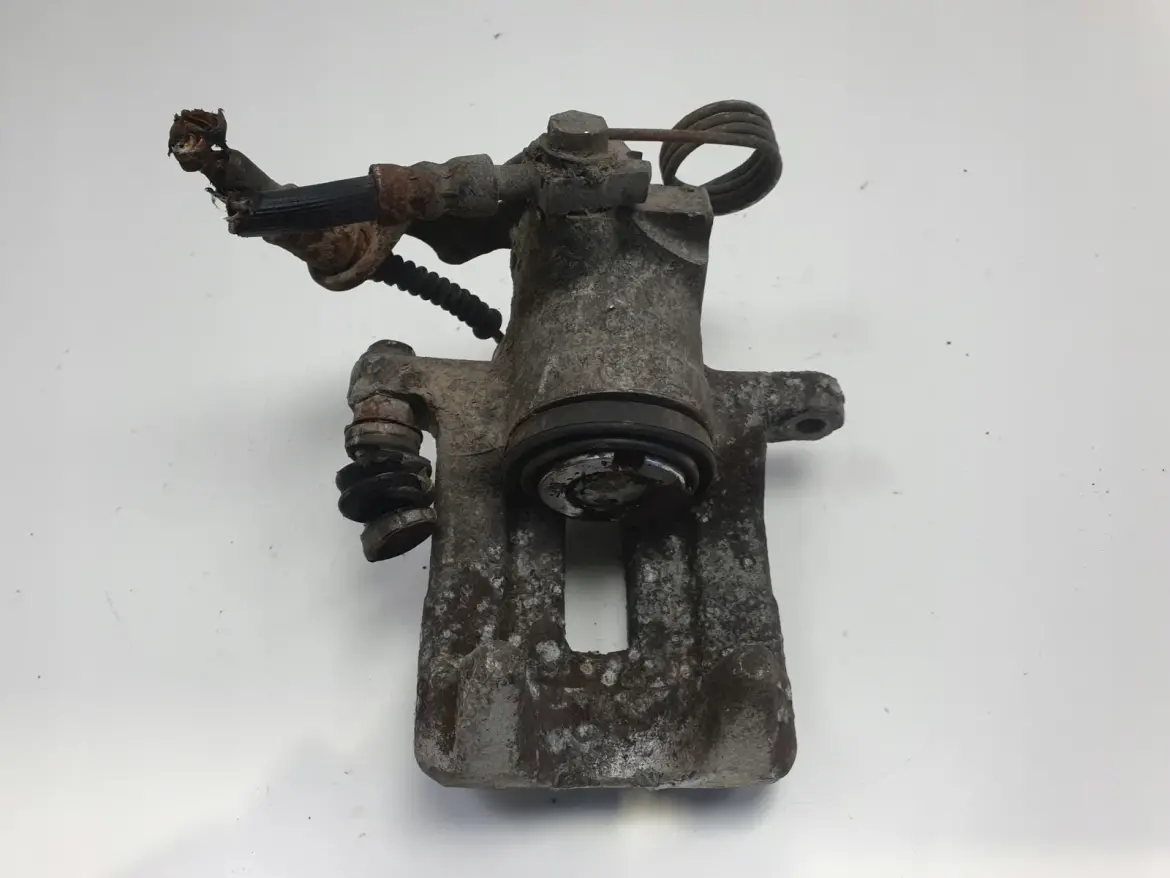 Vw Passat B5 Audi A4 B5 ZACISK HAMULCOWY Prawy tył pasażera