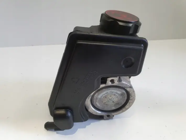 Peugeot 206 1.4 8V POMPA WSPOMAGANIA