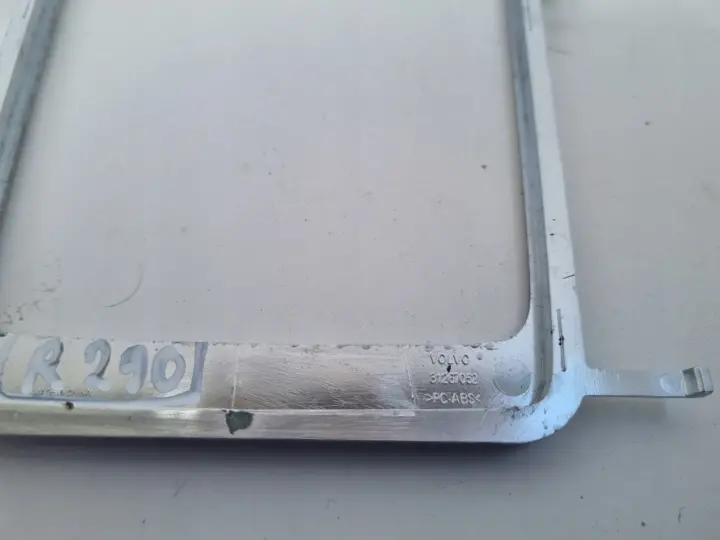 Volvo S60 II V60 V40 II RAMKA RADIA Dekor 31267052