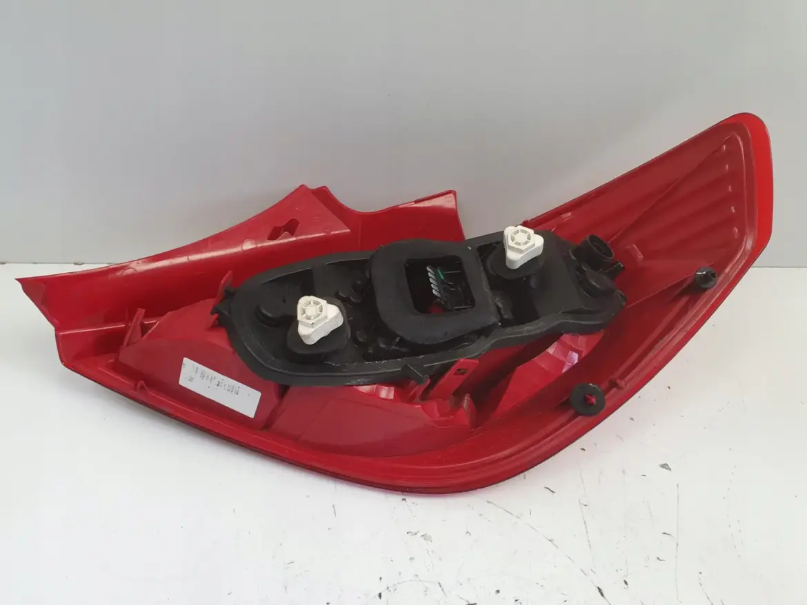 Opel Corsa D 3 drzwi TYLNA LAMPA LEWA lewy tył kierowcy anglik