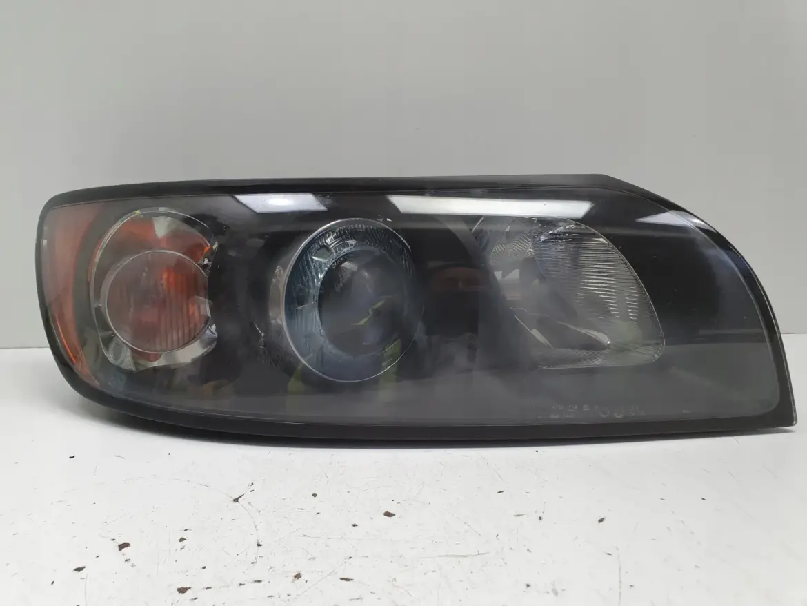 Volvo S40 II V50 XENON PRZEDNIA LAMPA PRAWA prawy przód EUROPA 30698878