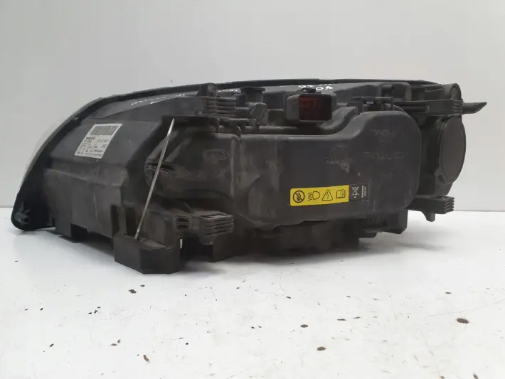 Volvo V70 III XC70 S80 II XENON PRZEDNIA LAMPA PRAWA prawy przód 31214348