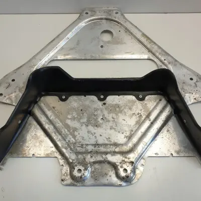 Porsche Boxster 986 3.2 OSŁONA SILNIKA dolna PŁYTA