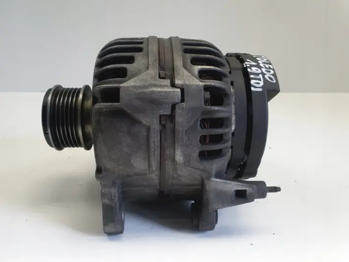 Seat Toledo II Leon I 1.9 TDI ALTERNATOR Bosch 028903028E 120A