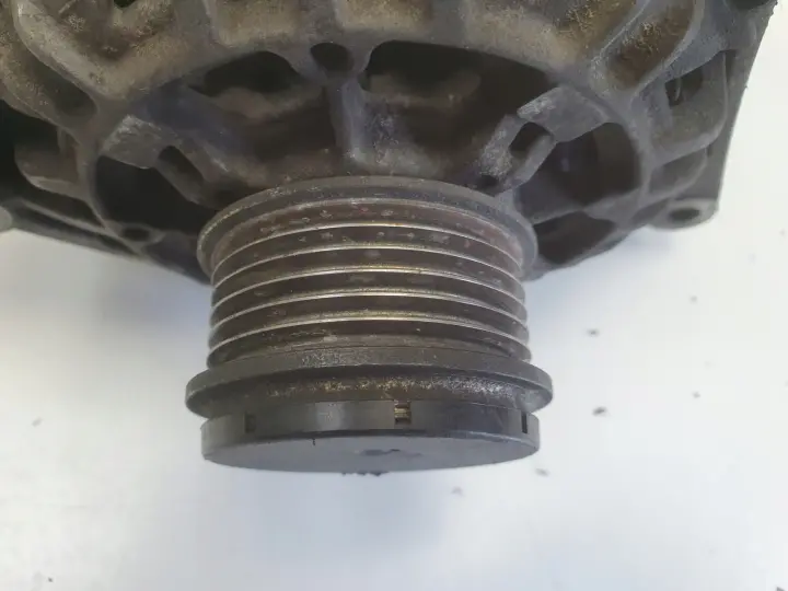 Renault Laguna I 1.9 DTI ALTERNATOR 8200054588 valeo 120A
