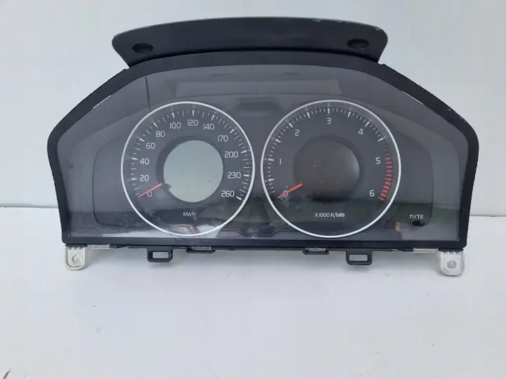 Volvo S60 II V60 I 2.0 D diesel LICZNIK ZEGARY 31343323AA Europa