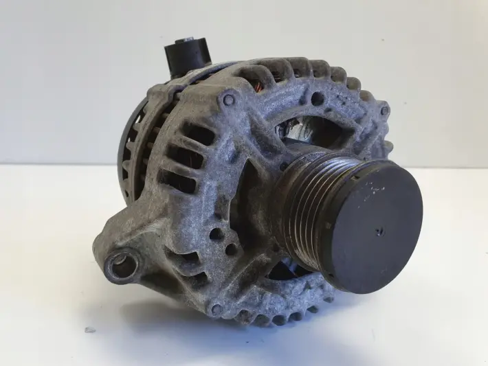 Volvo XC60 2.4 D5 ALTERNATOR 0121615005