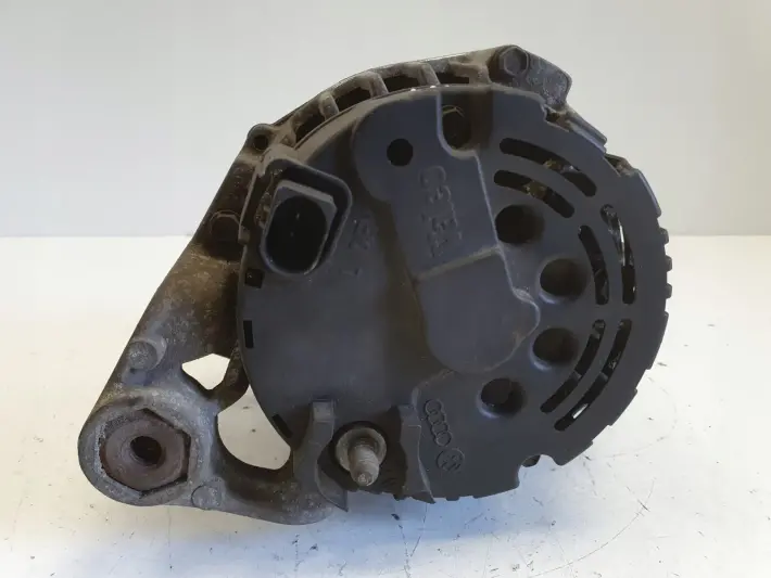 VW Passat B5 1.6 8V ALTERNATOR Valeo