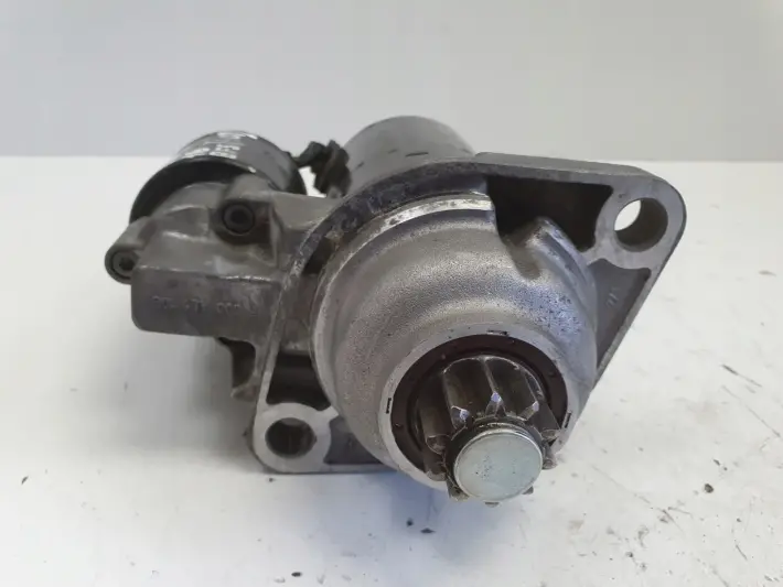 Audi A3 8L 1.8 T ROZRUSZNIK 0001121026 bosch