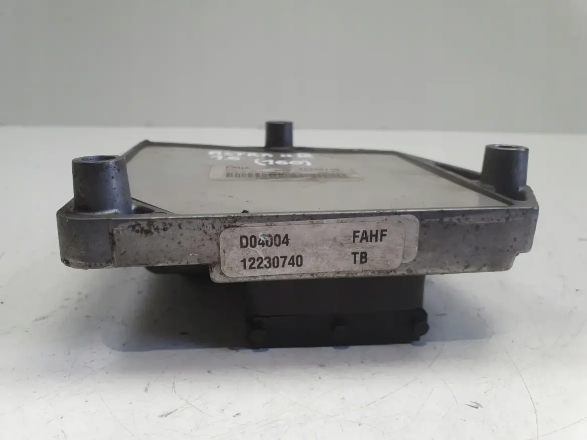 Opel Astra III H 1.6 16V STEROWNIK SILNIKA komputer 12230740 FAHF
