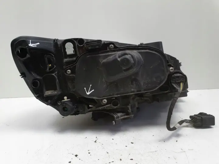 Volvo V60 S60 II LIFT PRZEDNIA LAMPA LEWA lewy przód XENON SKRĘTNY 31395902