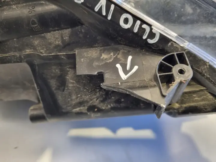 Renault Clio IV LIFT PRZEDNIA LAMPA LEWA lewy przód EUROPA 260608376R