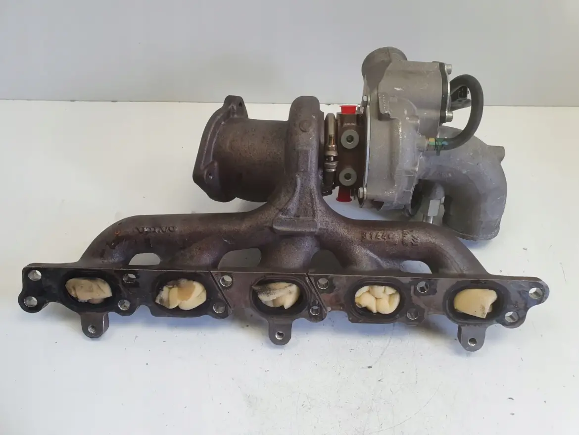 Volvo S60 II S80 II V40 2.5 T T5 TURBOSPRĘŻARKA turbo 31319315