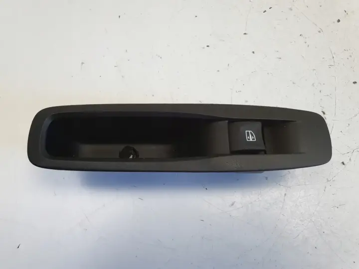 Renault Megane IV PRAWY TYLNY PANEL STEROWNIA SZYBĄ szyb tył 829507746R
