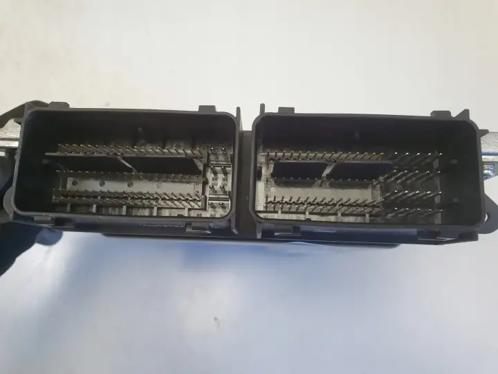 Volvo V60 II 2.0 I KOMPUTER SILNIKA sterownik 32242004