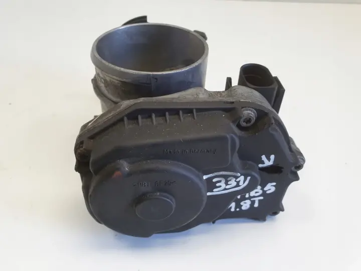 Audi A4 B5 1.8 T turbo PRZEPUSTNICA 058133063M