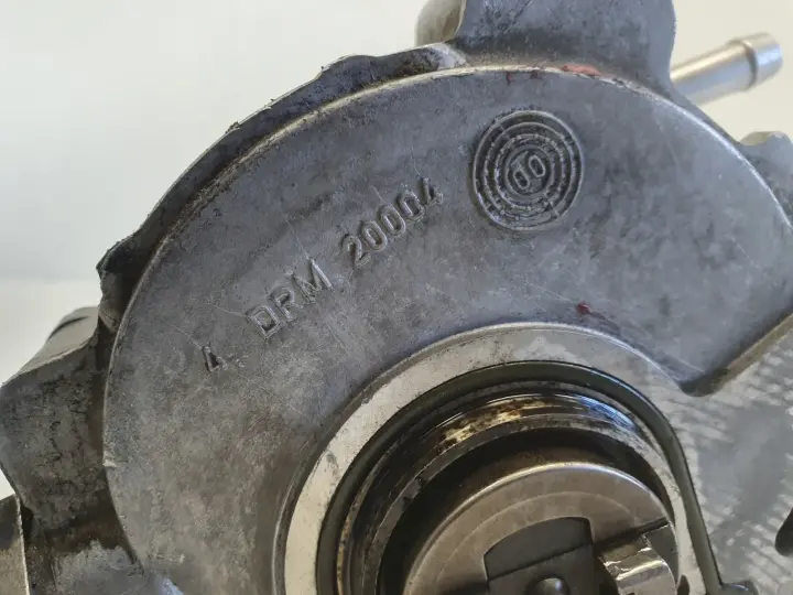Audi A4 B6 1.9 TDI POMPA VACUM wakum 038145209A