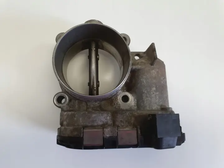 Volvo S60 I V70 II XC60 I 2.4 D5 PRZEPUSTNICA 8692720 0281002701