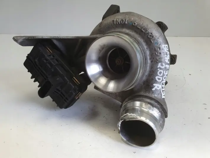 BMW F30 F31 2.0 D TURBOSPRĘŻARKA turbo 8519475