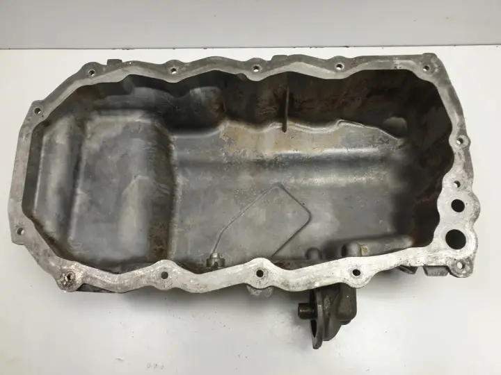 Pt Cruiser 2.4 16V MISKA OLEJU olejowa 04884387