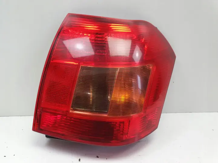 Toyota Corolla E12 TYLNIA TYLNA LAMPA LEWA lewy tył HTB